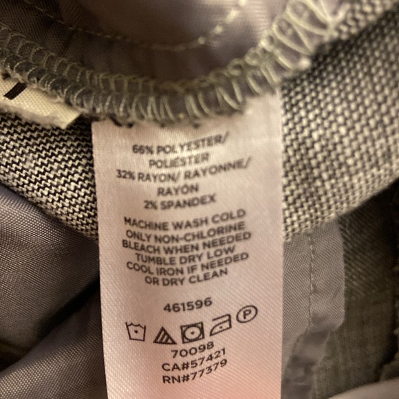 ⭐️ Ann Taylor Gray Dress Pants size 6 petite - Picture 9 of 9